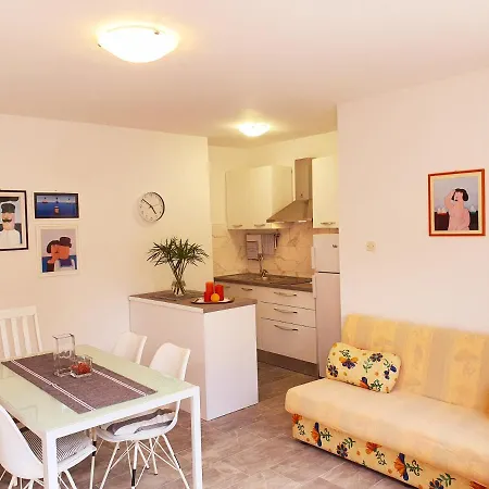 By The Sea Okrug Gornji - Ciovo - 9469 アパート *